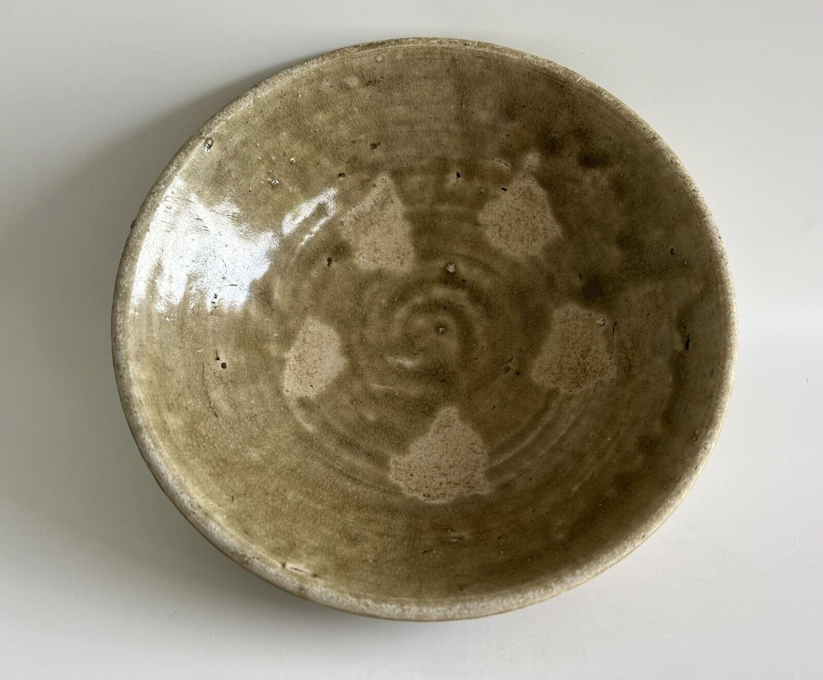 Chinese Tang 唐朝 Guangdong Kiln 7th Century Snake Skin Glaze 青瓷 Celadon Bowl
